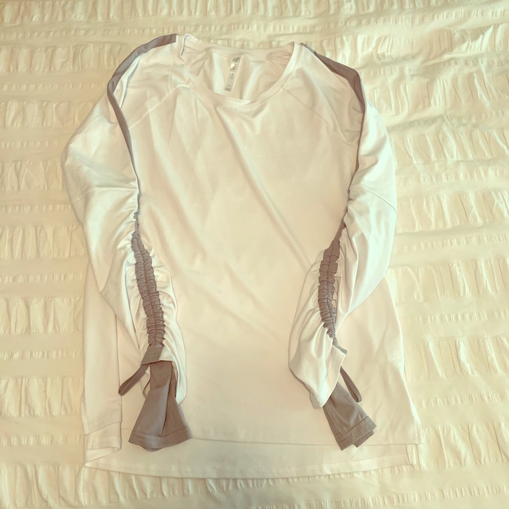 Fabletics Women’s XL Grey/White Athletic Top